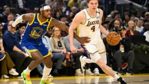 Read more about the article LeBron James scores 31, Lakers hold off Curry, Warriors 115-113